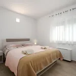 Dani\'S Place