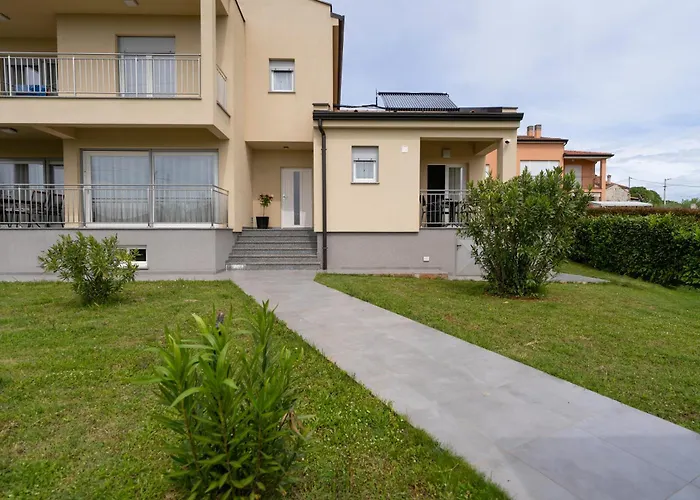 Dani\'S Place