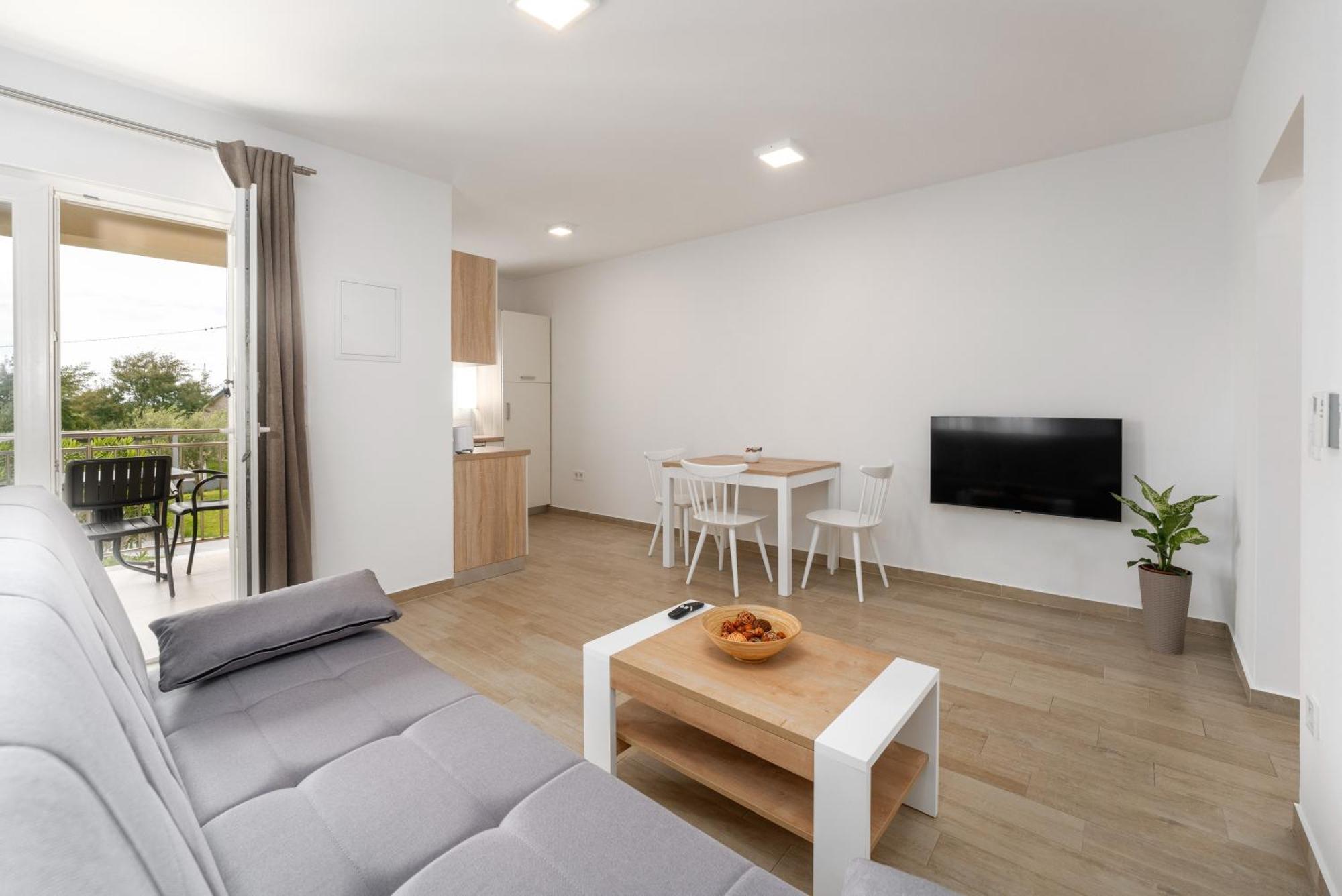 Dani's Place Apartment *